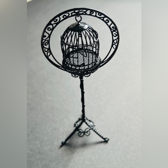 Black Dollhouse Wire Birdhouse - Picture 1 of 7